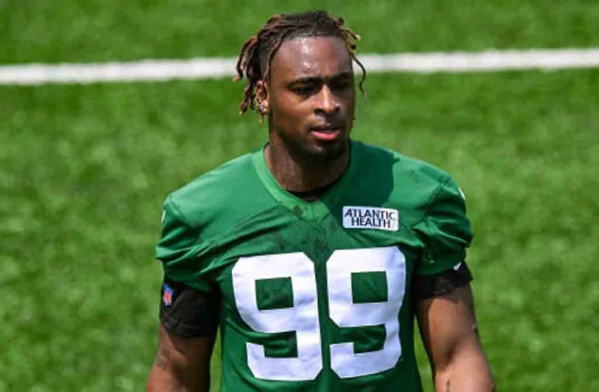 Jets sign final two draft picks as camp begins